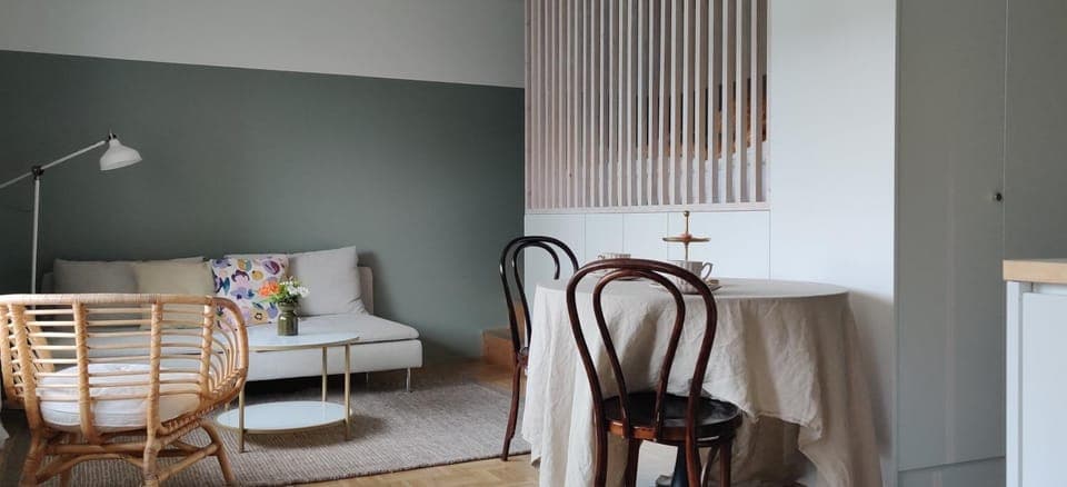 Bed, Living room, Seating area