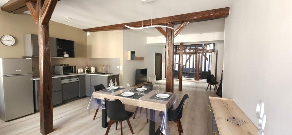 TV and multimedia, Coffee/tea facilities, Kitchen or kitchenette, Living room, Seating area, Dining area, dishwasher, minibar, pet friendly, stove, toaster