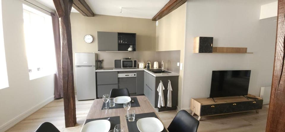 Communal lounge/ TV room, TV and multimedia, Coffee/tea facilities, Kitchen or kitchenette, Living room, Seating area, Dining area, Evening entertainment, minibar, stove, toaster