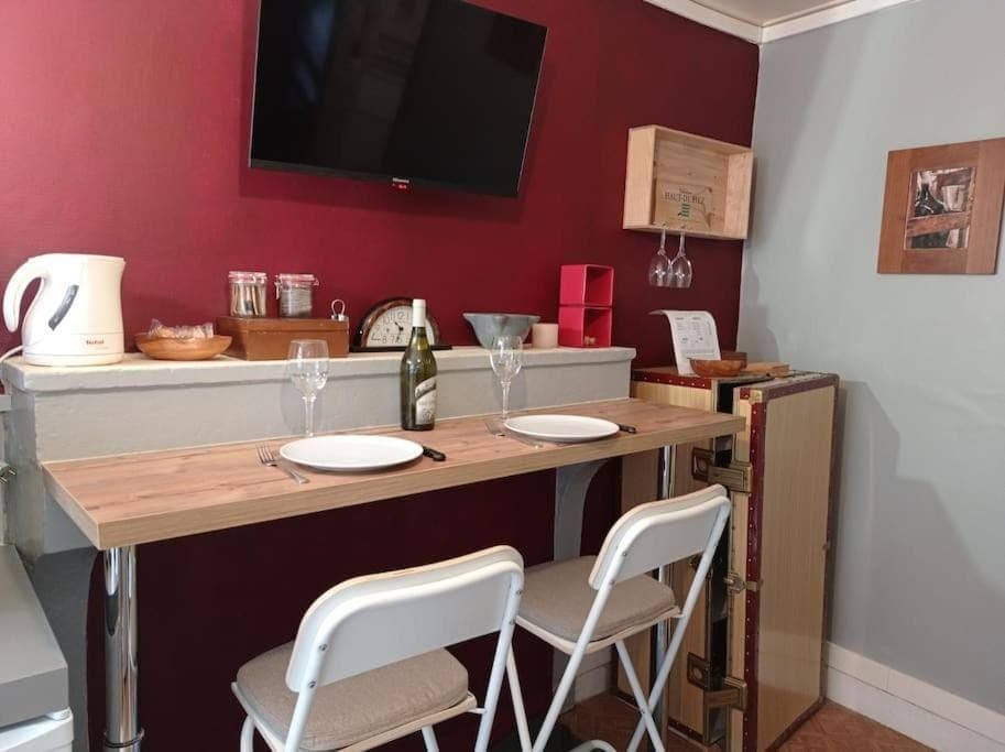 Living room, Dining area