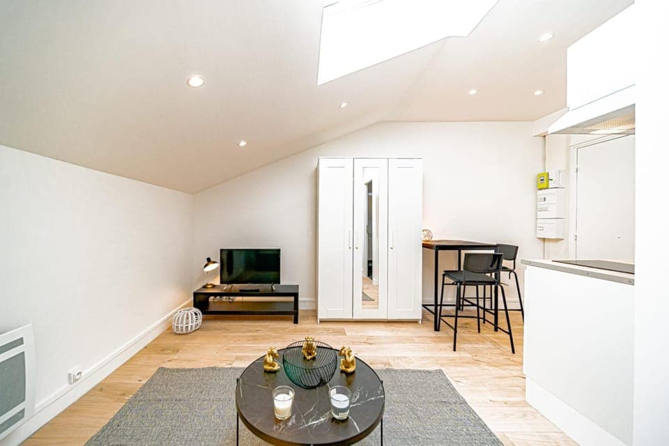 TV and multimedia, Living room, Seating area