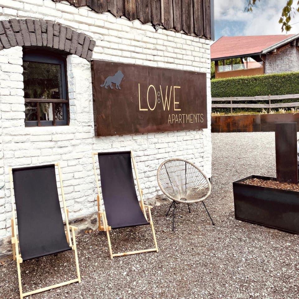 Property building, Patio, Balcony/Terrace