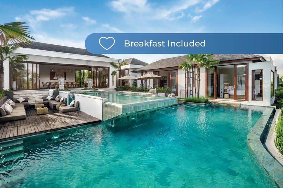 Seating area, Pool view, Swimming pool, internet, sunbed