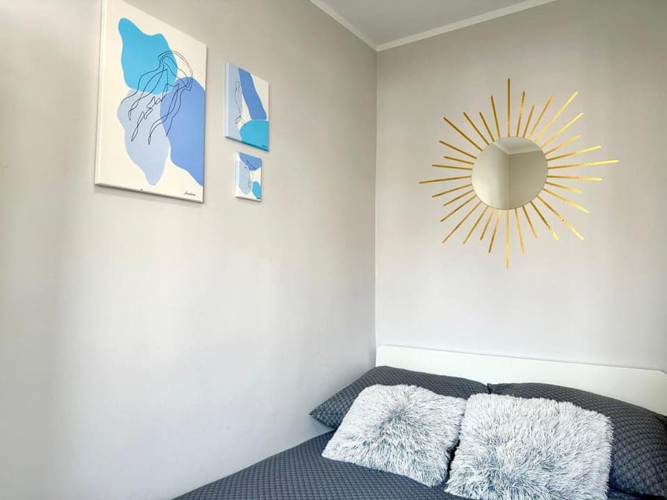 Bed, Photo of the whole room, Decorative detail, Bedroom