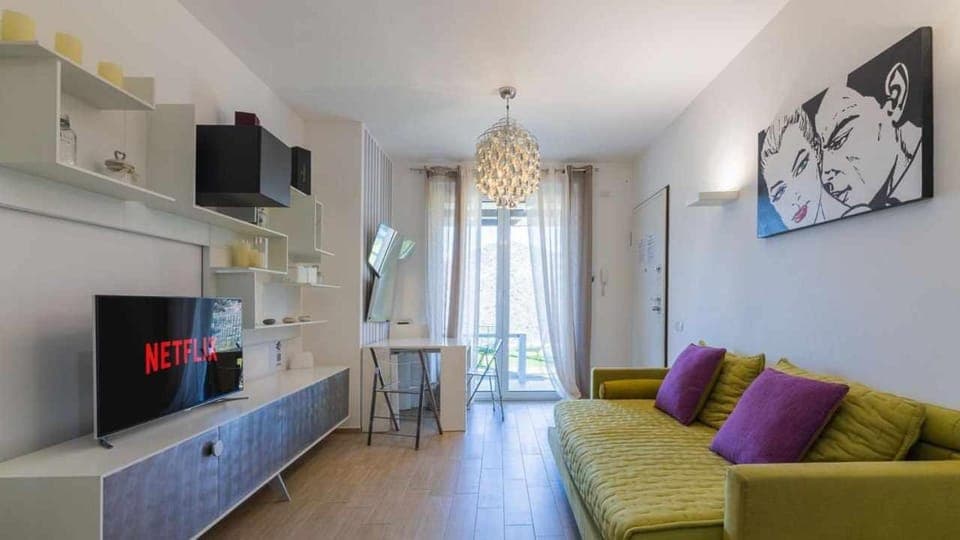 Communal lounge/ TV room, TV and multimedia, Seating area, Evening entertainment