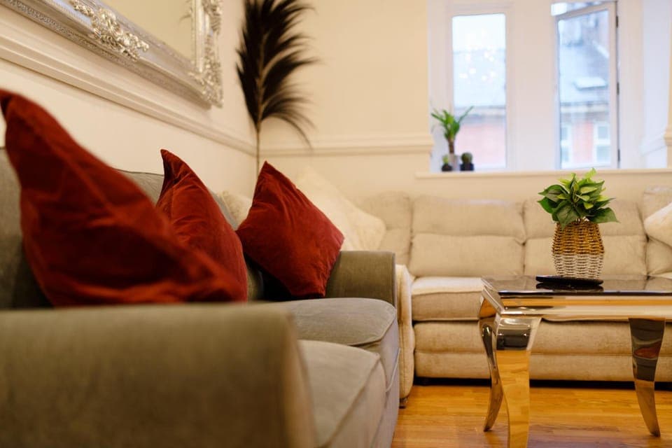 Living room, Decorative detail, Seating area, hair dresser, locker