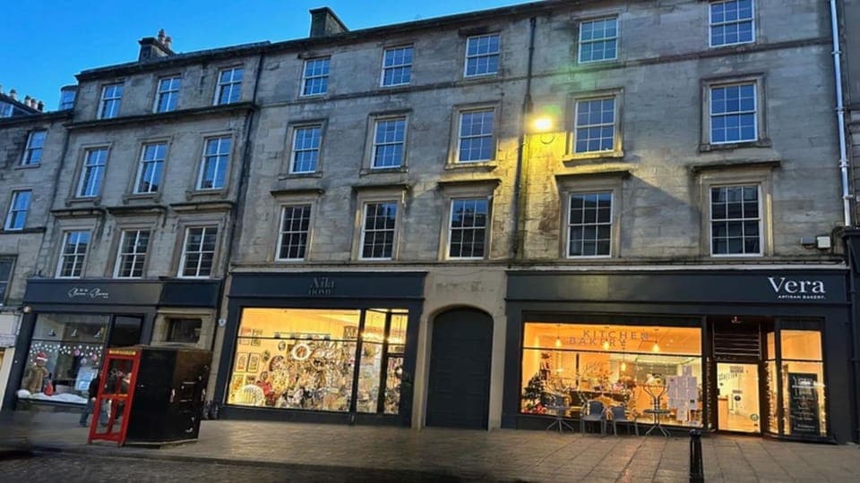 Property building, Street view