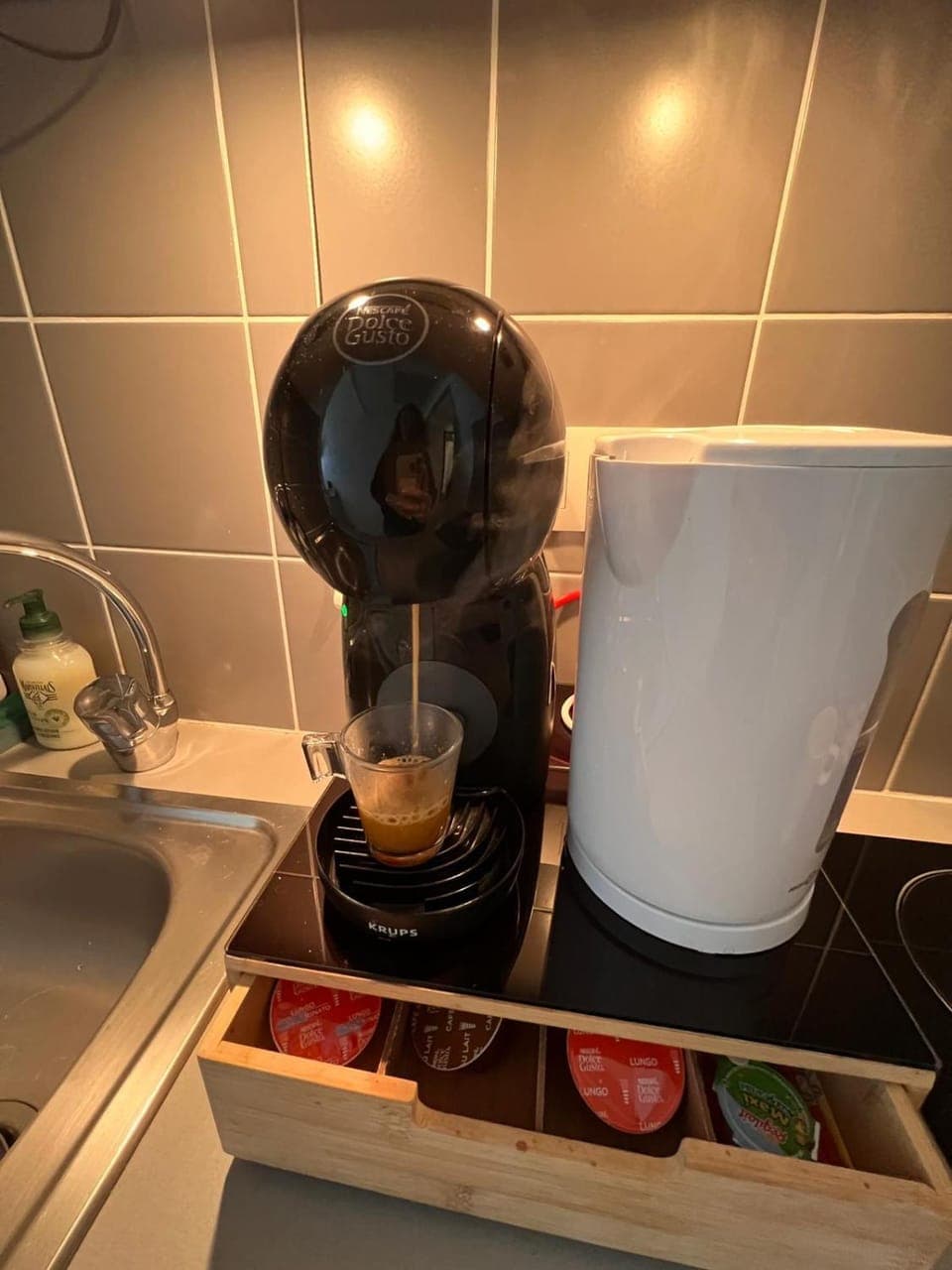 Coffee/tea facilities, Kitchen or kitchenette