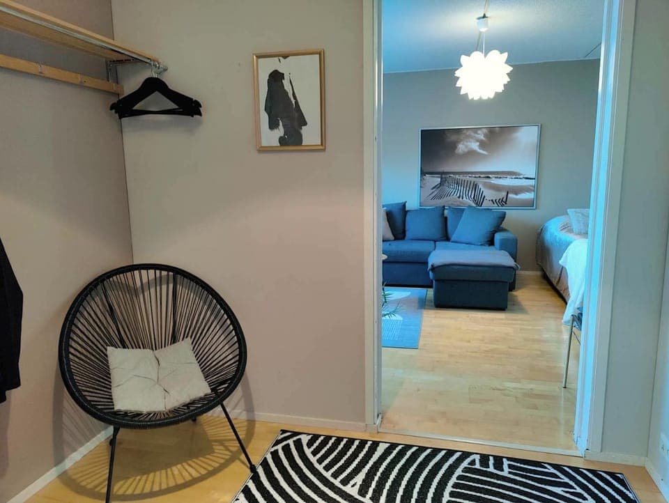 Bed, Photo of the whole room, Seating area