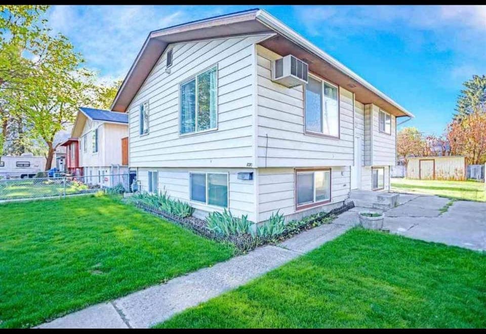 Property building, Street view