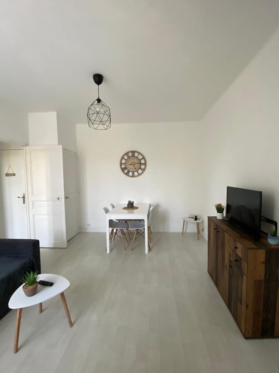 Communal lounge/ TV room, Living room, Seating area, Dining area