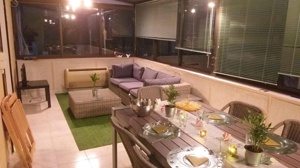 Food and drinks, Seating area, Drinks