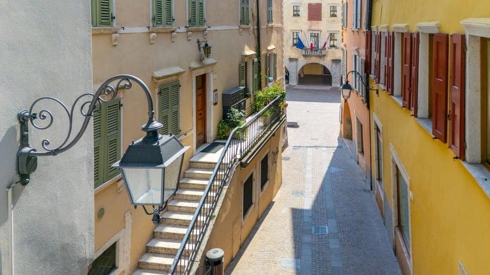 Property building, Day, Neighbourhood, Street view