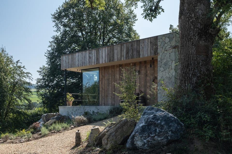 Property building, Day, Natural landscape, Garden, Garden view