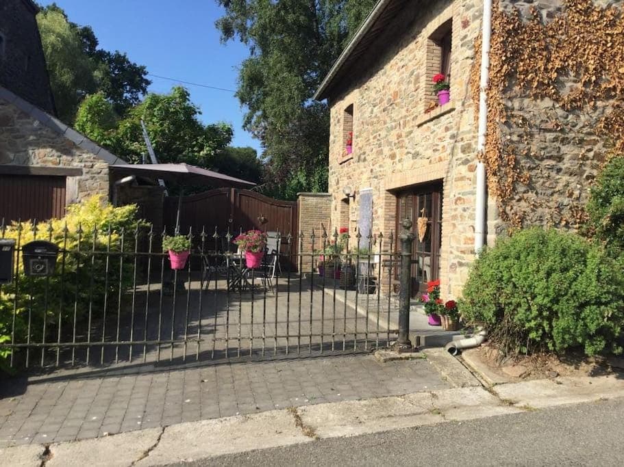 Facade/entrance, Street view