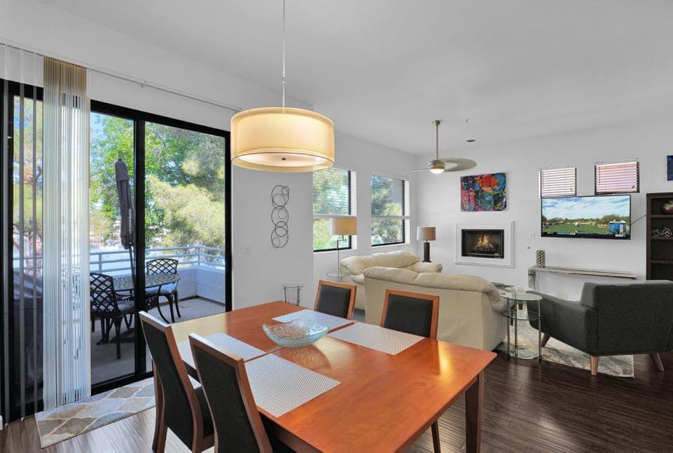 Waterfront-Amazing View w Fireworks-Private-Gated House in McCormick Ranch