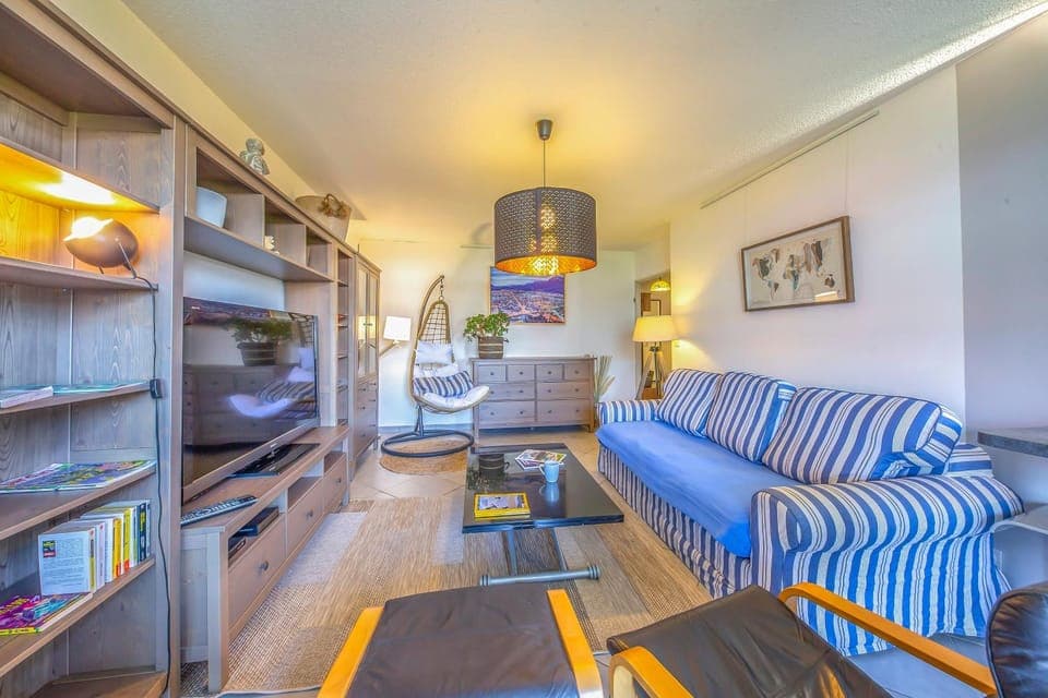 Library, TV and multimedia, Living room, Seating area