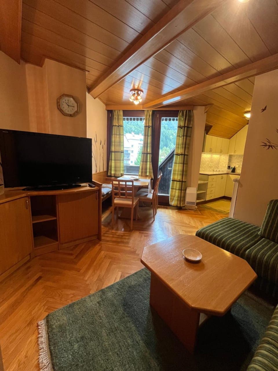 TV and multimedia, Living room, Dining area, kitchen