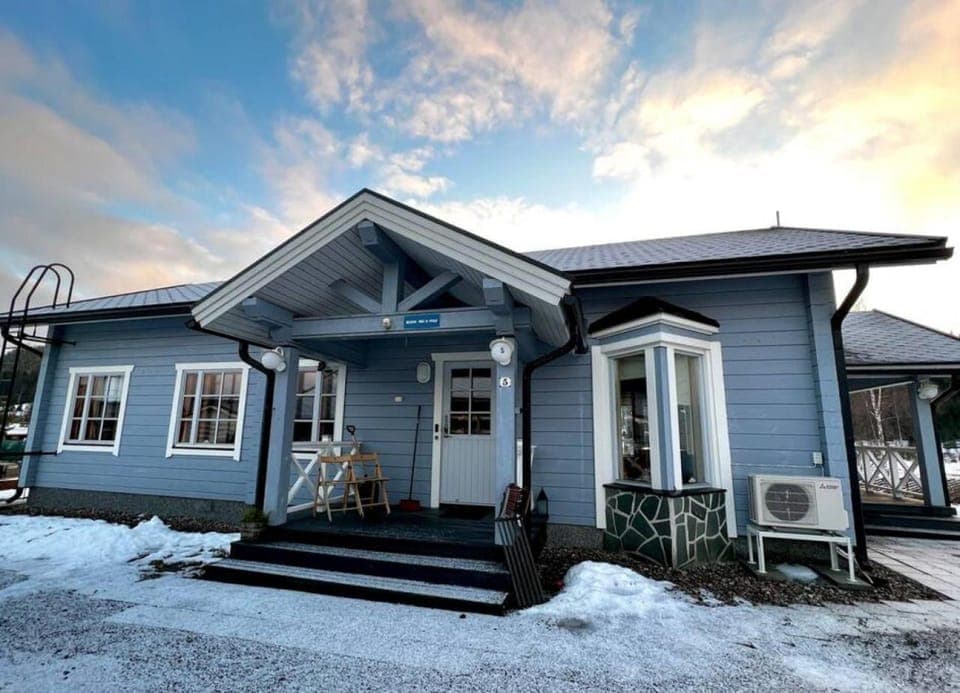 Property building, Day, Winter