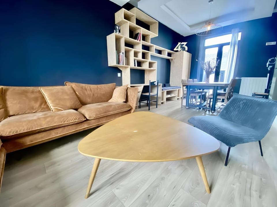 Property building, Living room, internet