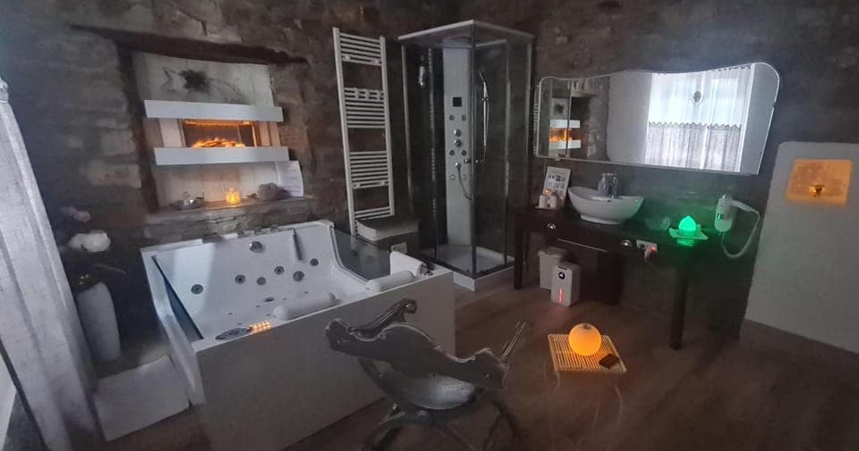 Hot Tub, Bathroom, Bath