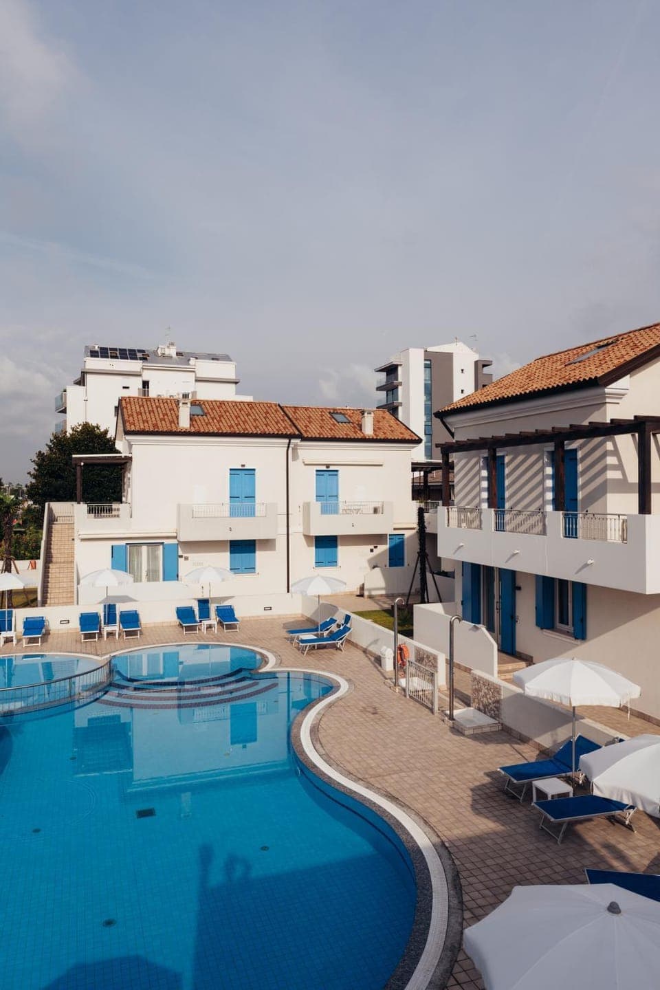 Property building, Day, Balcony/Terrace, Pool view, Swimming pool, Swimming pool, children, Public Bath, sunbed