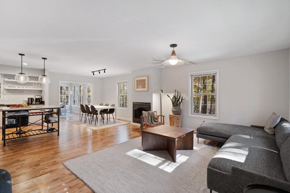 Living room, Seating area
