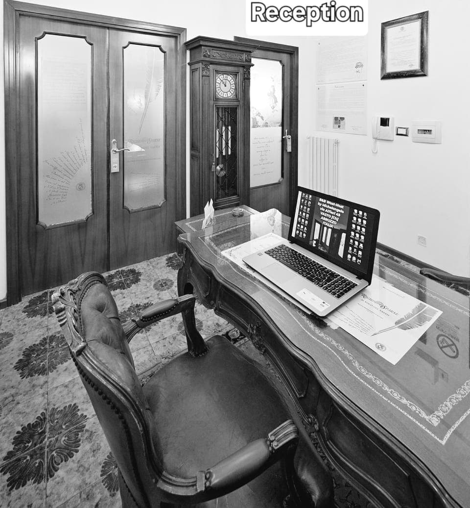 Seating area, Internal: Not applicable to any particular room