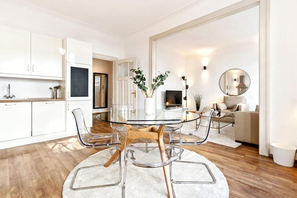 Living room, Photo of the whole room, Seating area, Dining area