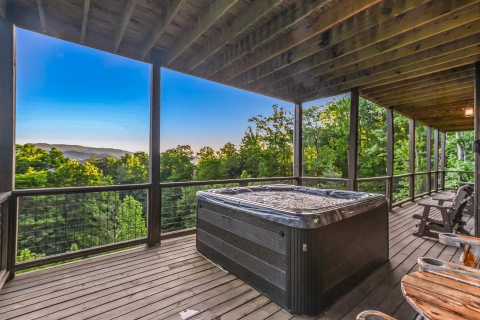 Lazy Bear Lodge cabin Cabin in Sevier County