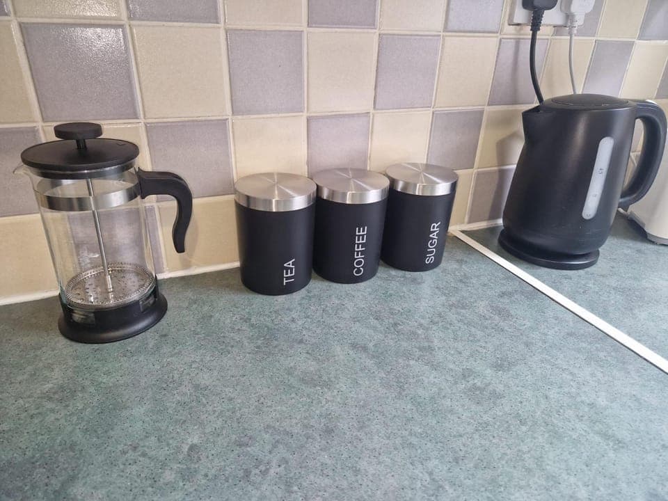 Coffee/tea facilities, kitchen