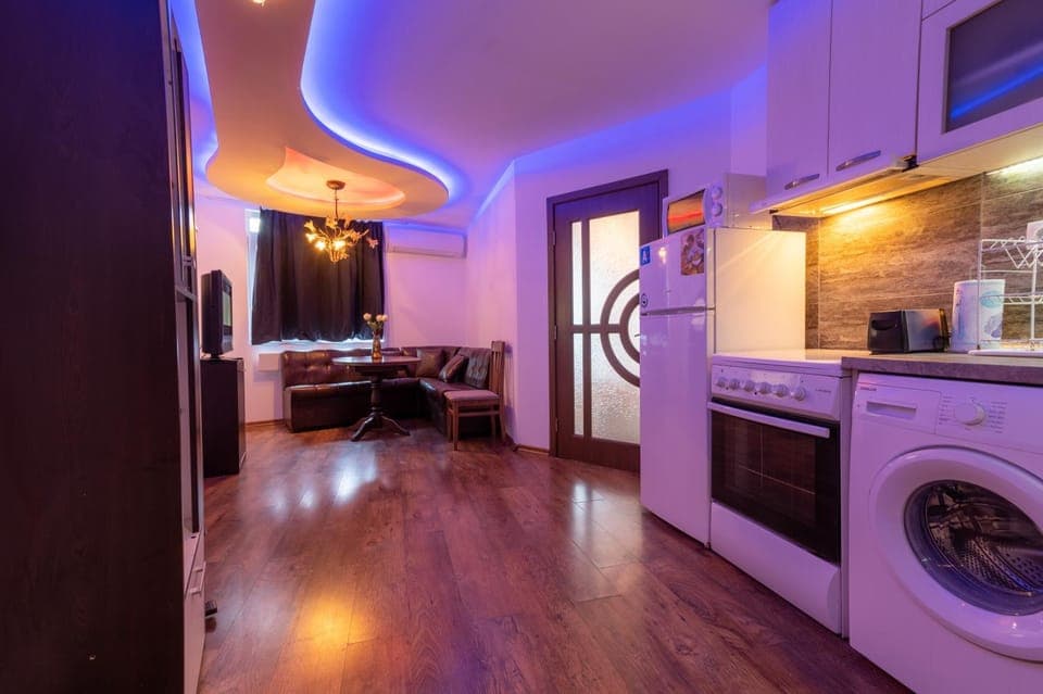 Kitchen or kitchenette, pet friendly, stove, washing machine