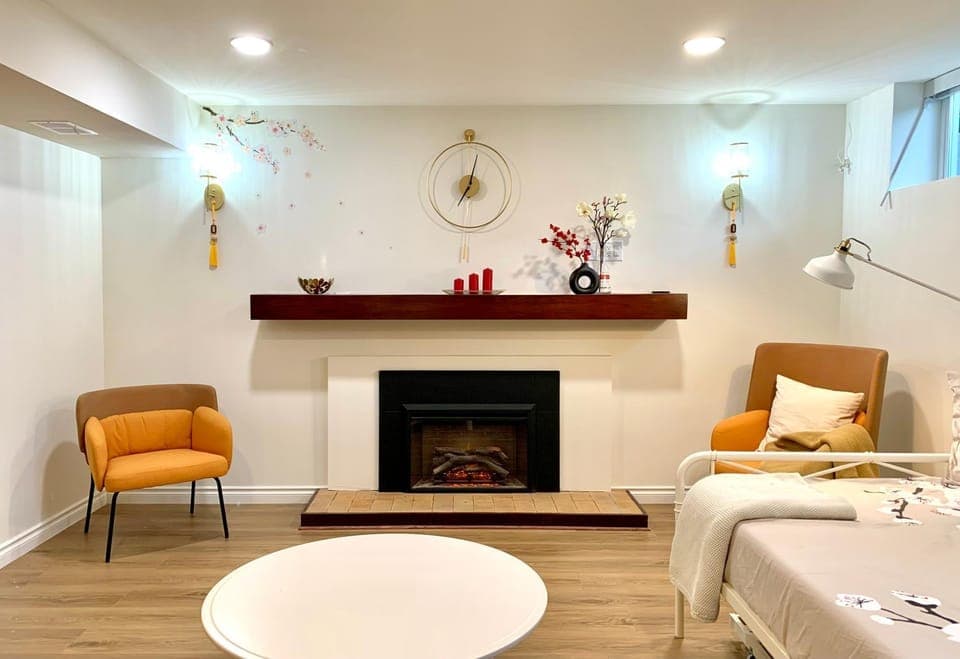 Bed, Living room, Seating area