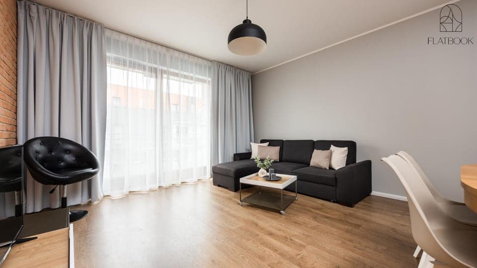 Bed, Living room, Photo of the whole room, Seating area