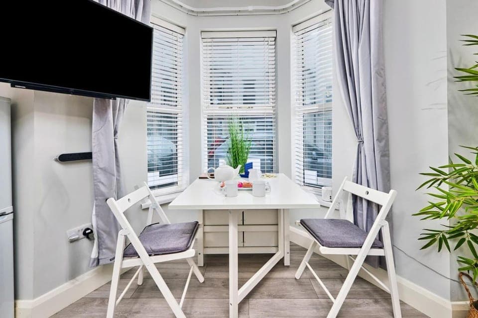 Portrush Harbour Apt Walk to Beach - Princess Red 1 Apartment in Portrush
