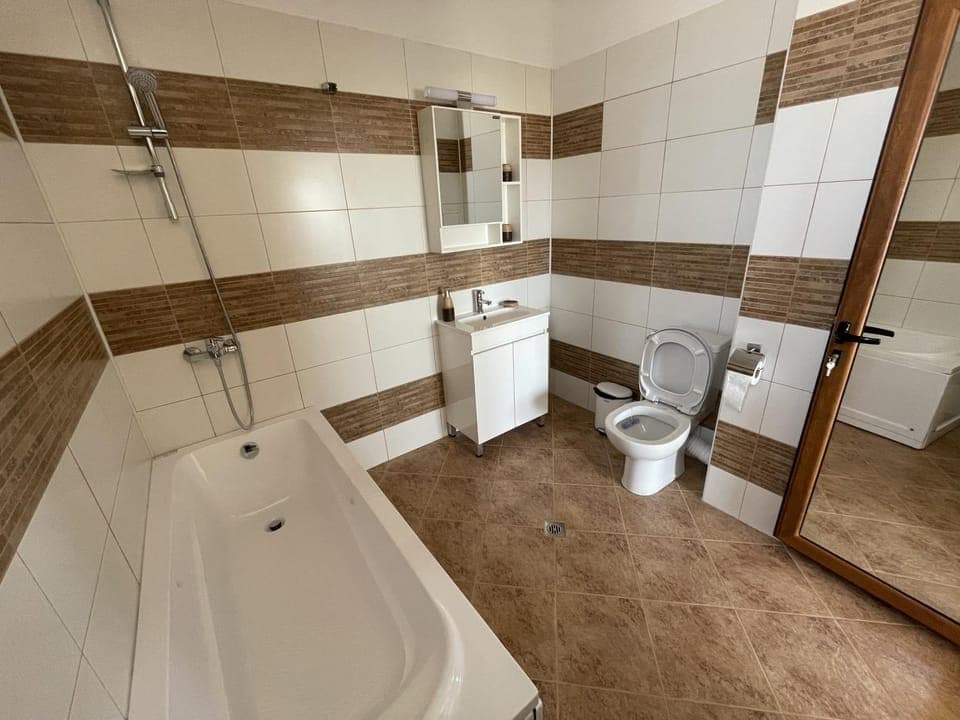 Shower, Toilet, Bathroom, Bath