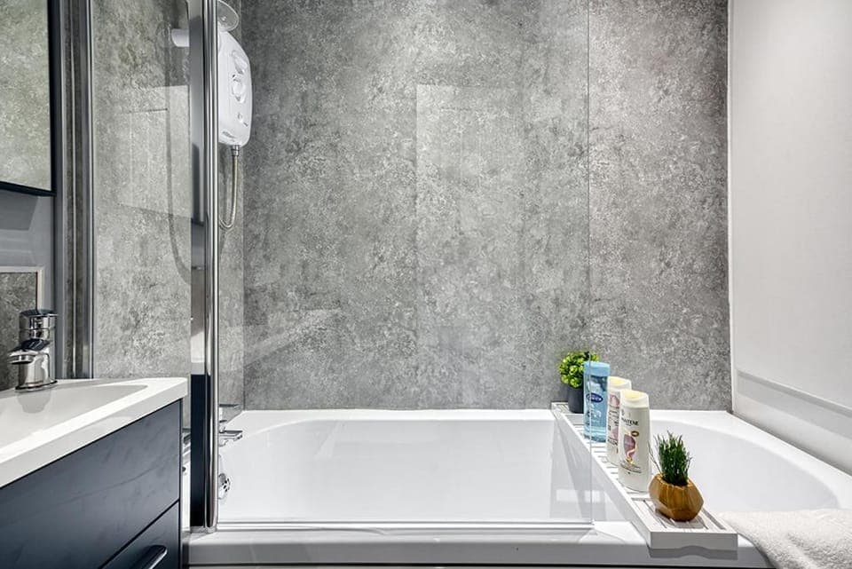 Shower, Bathroom, Bath, towels