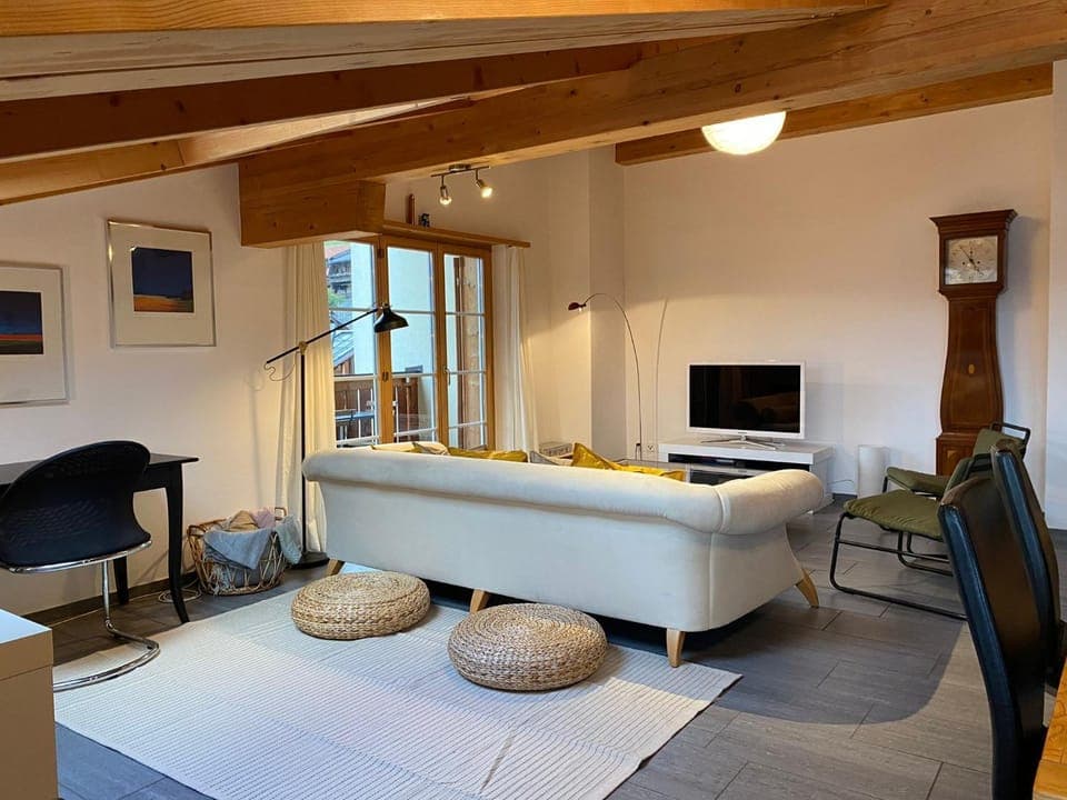 Communal lounge/ TV room, TV and multimedia, Living room, Seating area, Evening entertainment