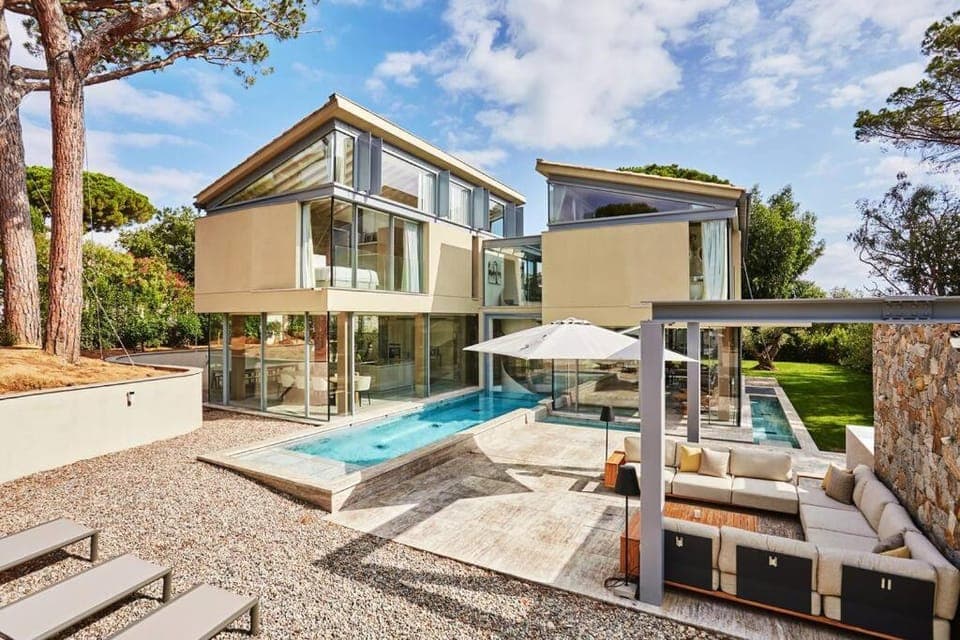 Property building, Swimming pool