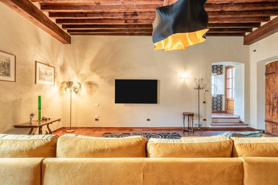 Communal lounge/ TV room
