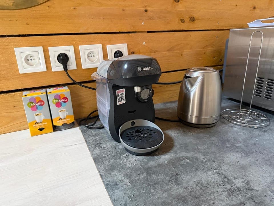 Coffee/tea facilities, Kitchen or kitchenette