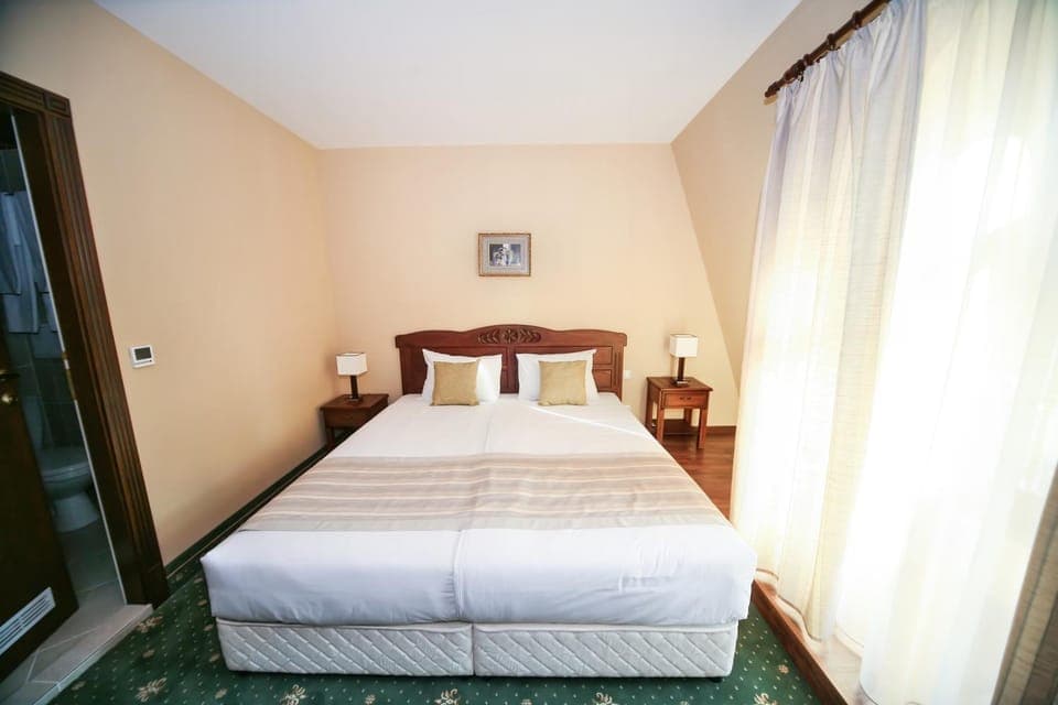 Day, Photo of the whole room