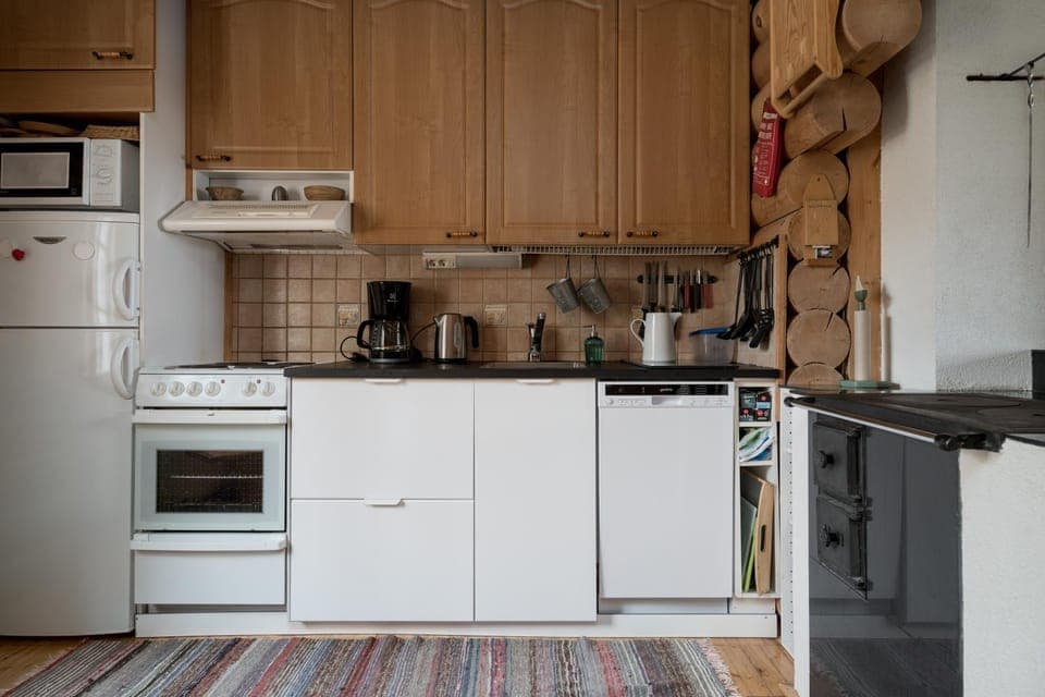 Coffee/tea facilities, Kitchen or kitchenette, dishwasher, oven, toaster