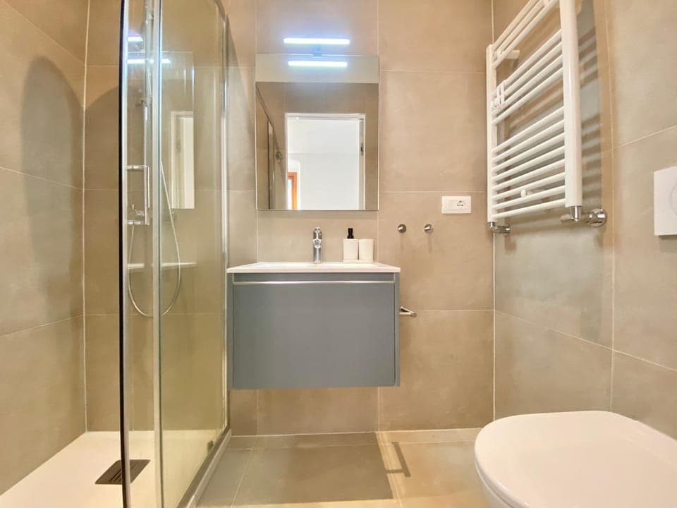 Shower, Toilet, Bathroom