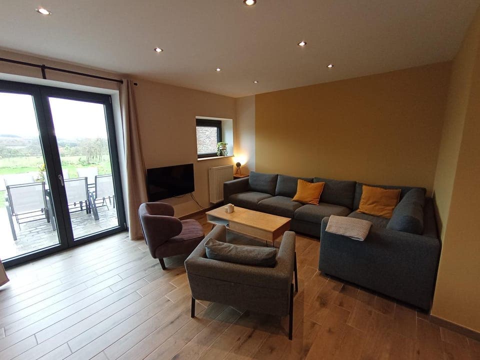 Patio, TV and multimedia, Living room