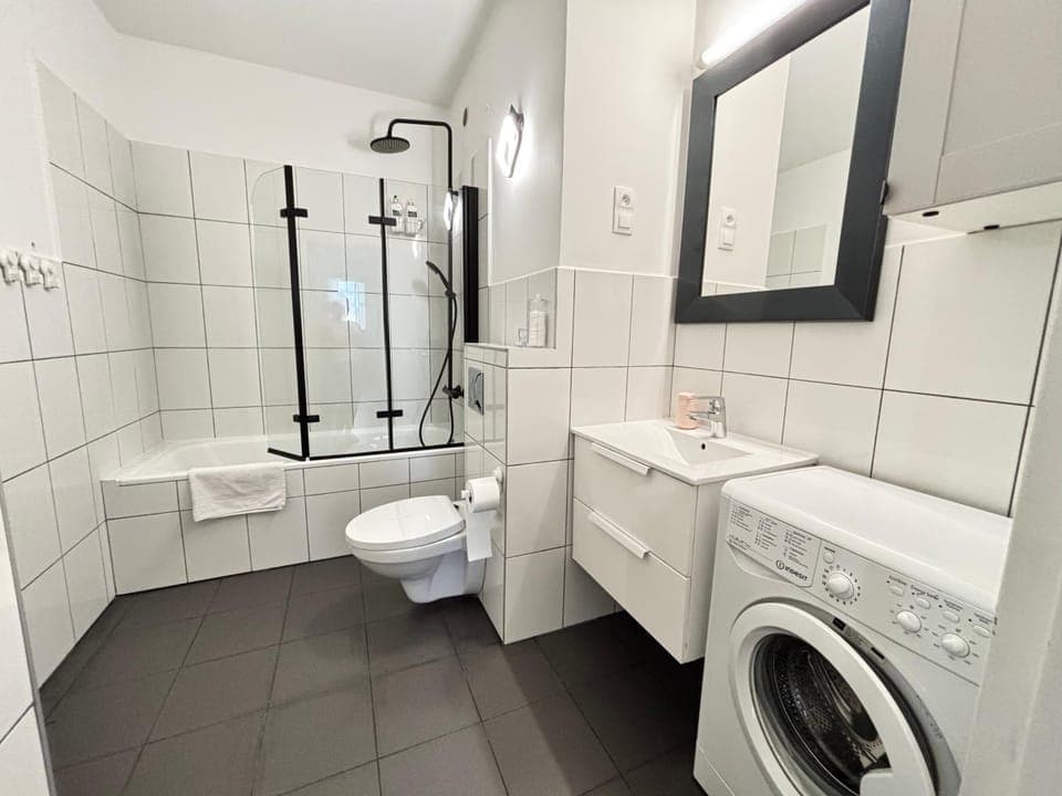 Shower, Toilet, Bath, washing machine