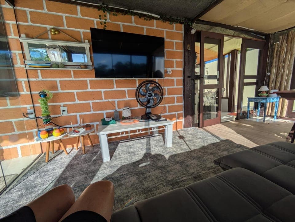 Communal lounge/ TV room