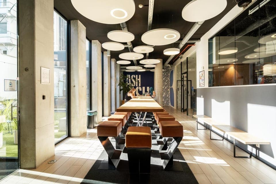 Restaurant/places to eat, Living room, Banquet/Function facilities, Seating area