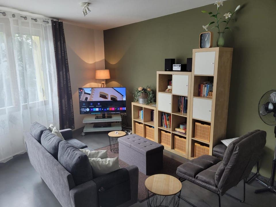 TV and multimedia, Living room, Seating area