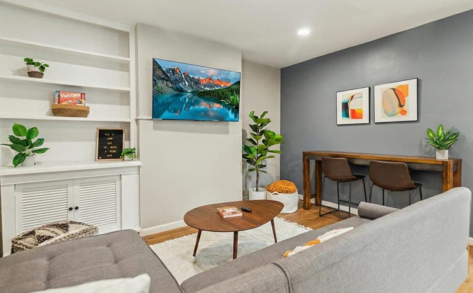 Living room, Seating area